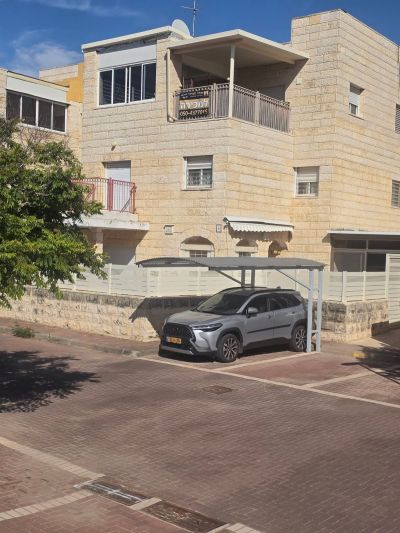 דירת 4 חדרים בדרך השלום ✨